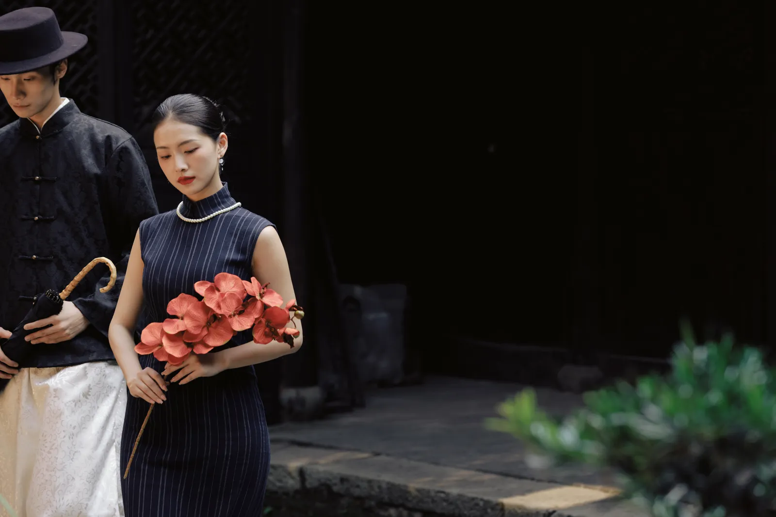 婚纱照近景和全身怎么搭配作品示例，礼服造型、正式肖像里的两个人，进部摄影