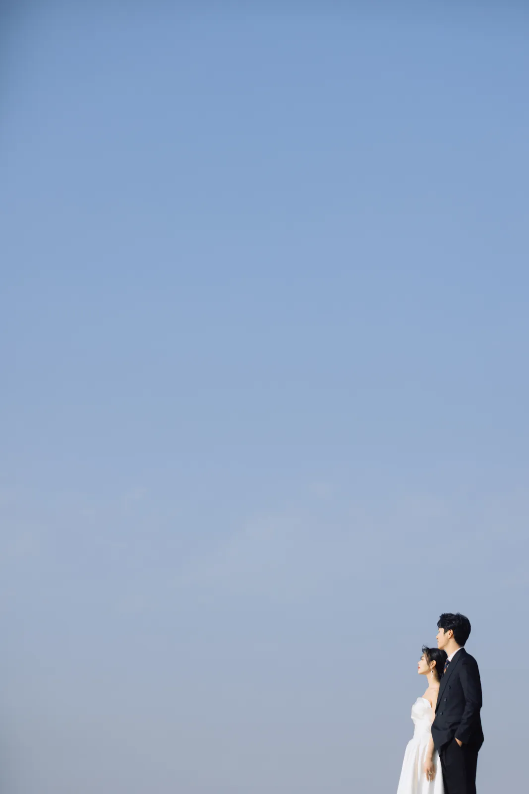 湖边、电影感、双人互动｜2023年12月完整作品，湖边、电影感，组图开场第1幅，进部摄影创作作品