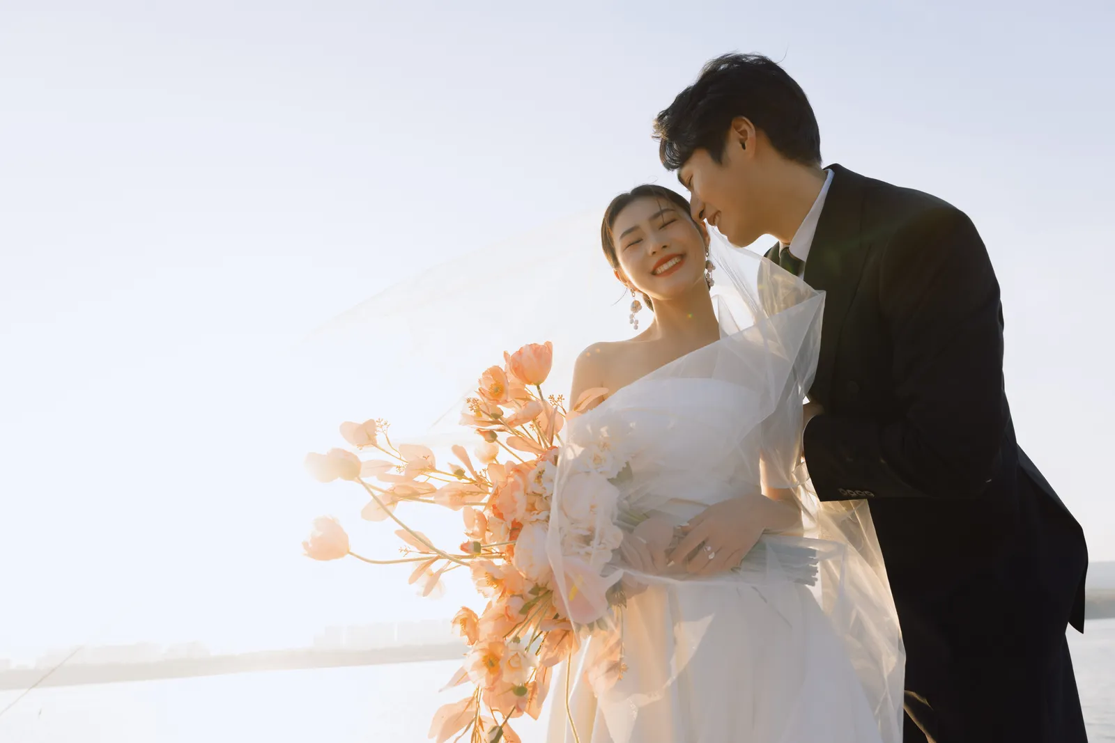 湖边、电影感、双人互动｜2023年12月完整作品，湖边、电影感，收束第11幅，进部摄影创作作品