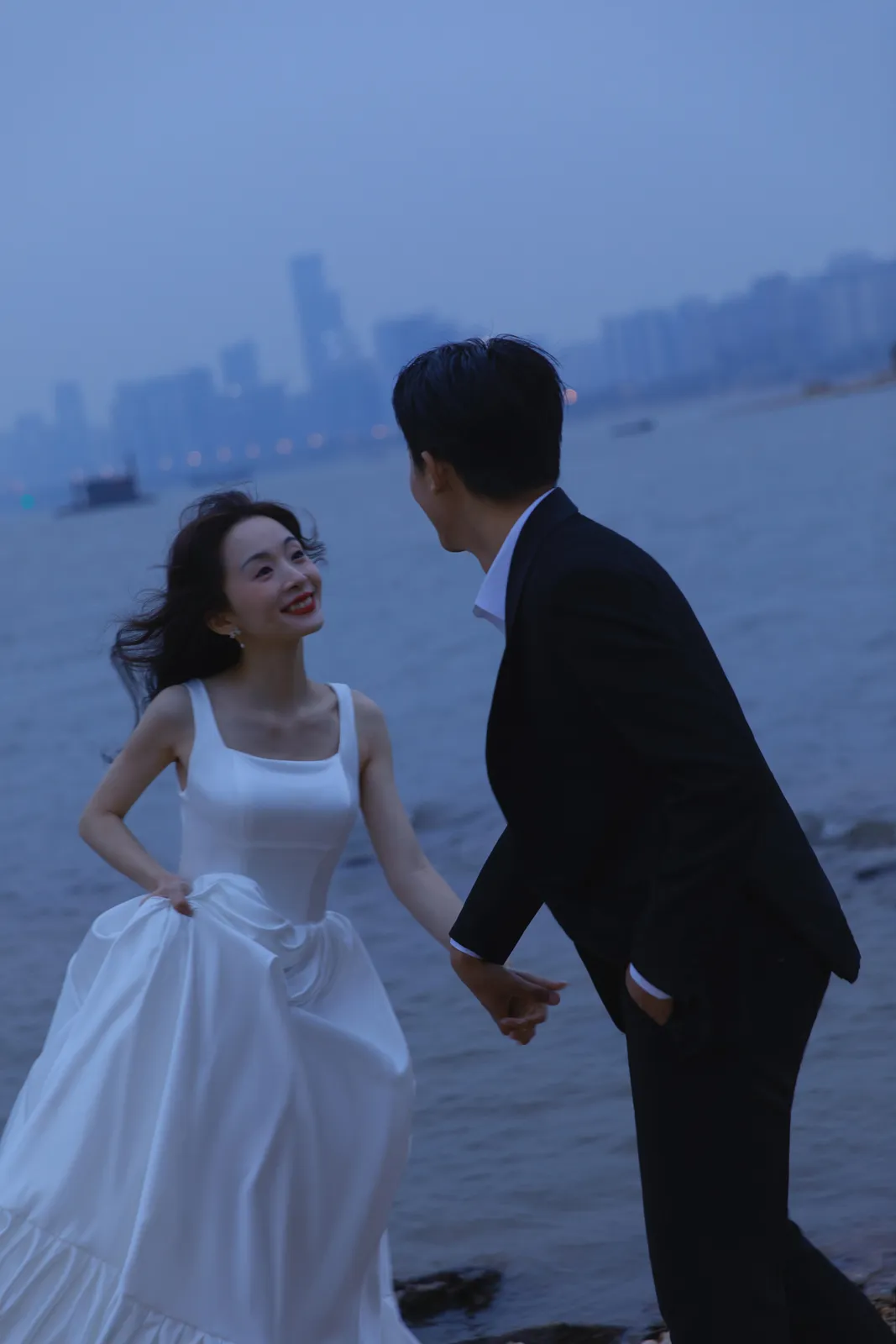 夜景、建筑空间、情绪氛围｜2023年作品完整作品，夜景、建筑空间，前段第3幅，进部摄影创作作品