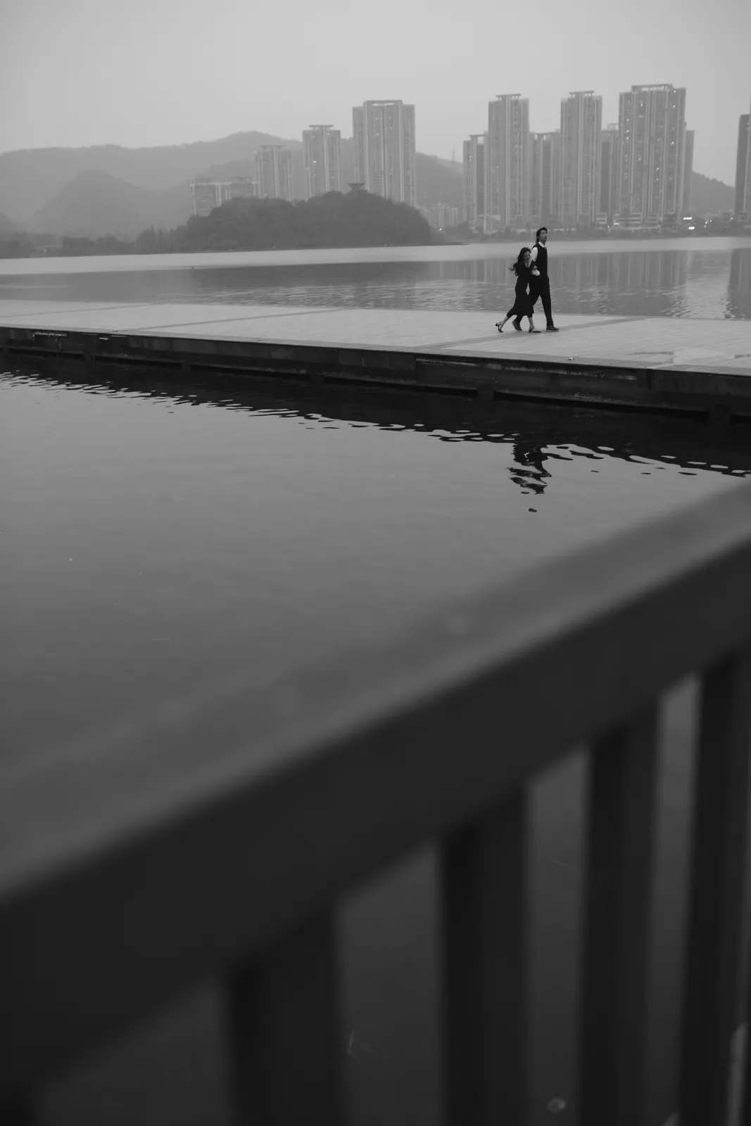 夜景、湖边、电影感｜2023年作品完整作品，夜景、湖边，展开第5幅，进部摄影创作作品