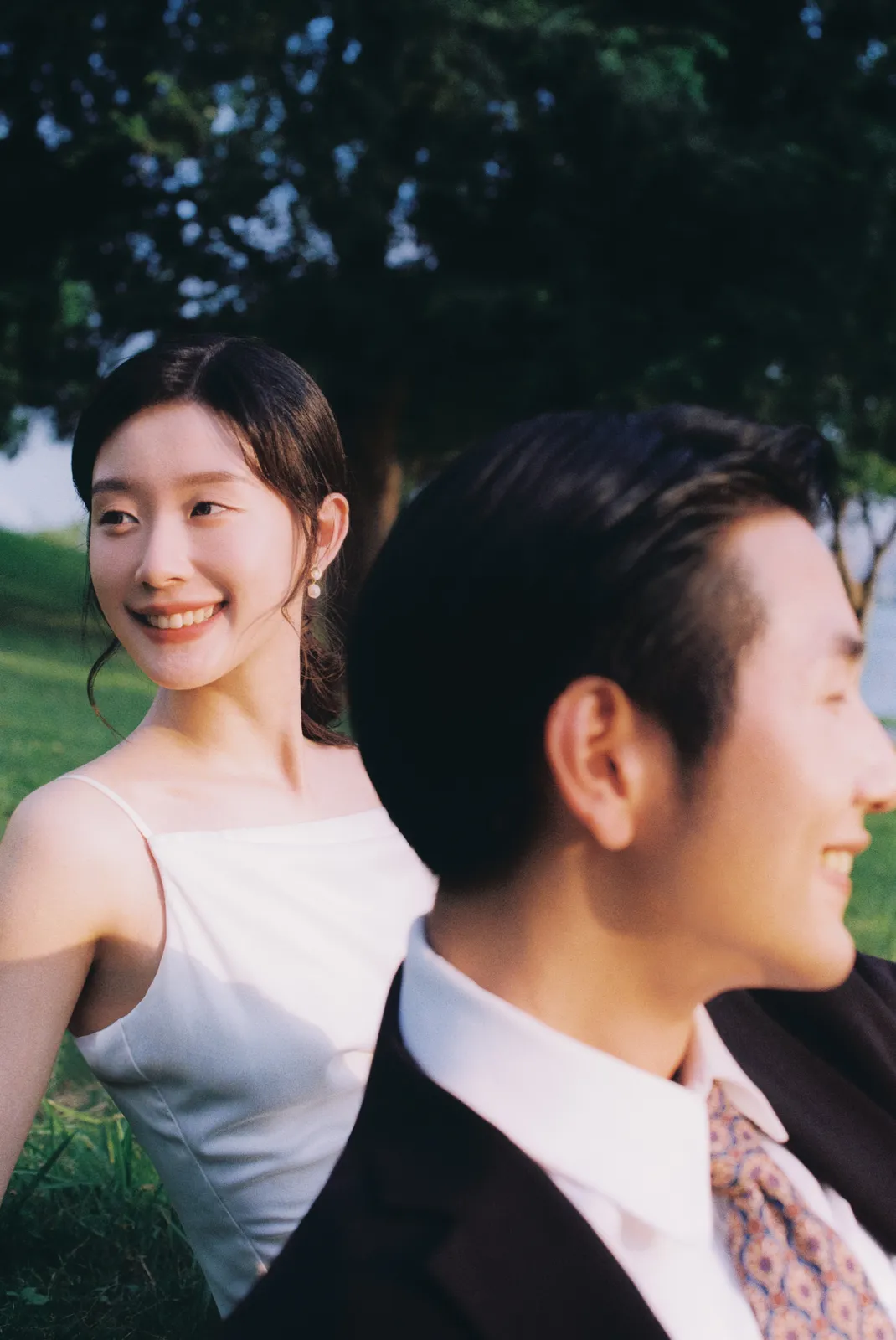 草坪、电影感、情绪氛围｜2023年作品完整作品，草坪、电影感，收束第11幅，进部摄影创作作品