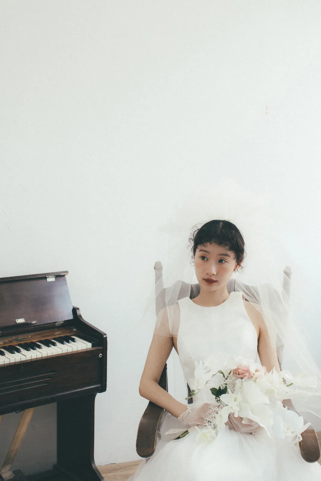 室内、棚拍、情绪氛围｜2023年9月完整作品，室内、棚拍，组图开场第1幅，进部摄影创作作品