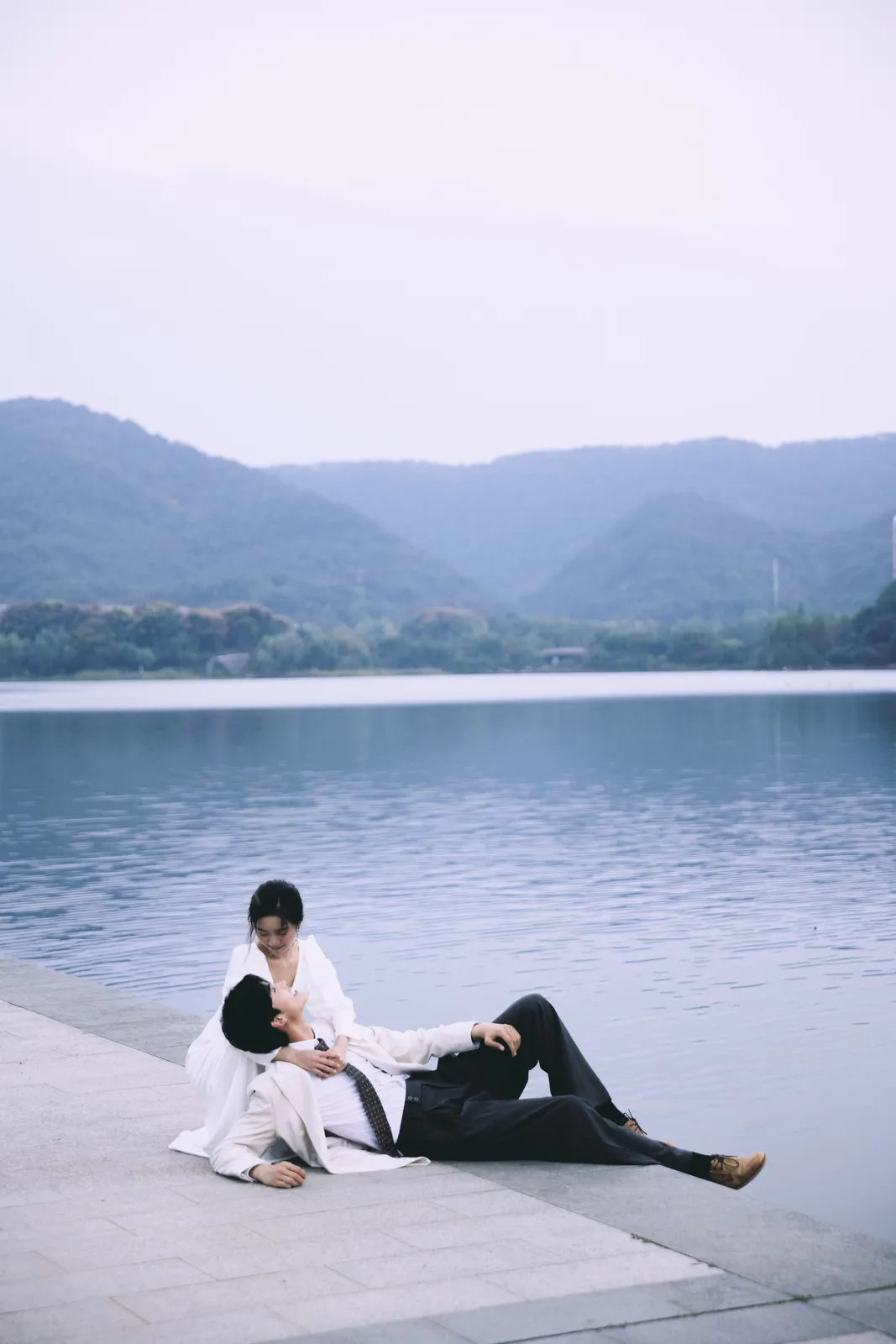 湖边、夜景、电影感｜2024年作品完整作品，湖边、夜景，中段第6幅，进部摄影创作作品