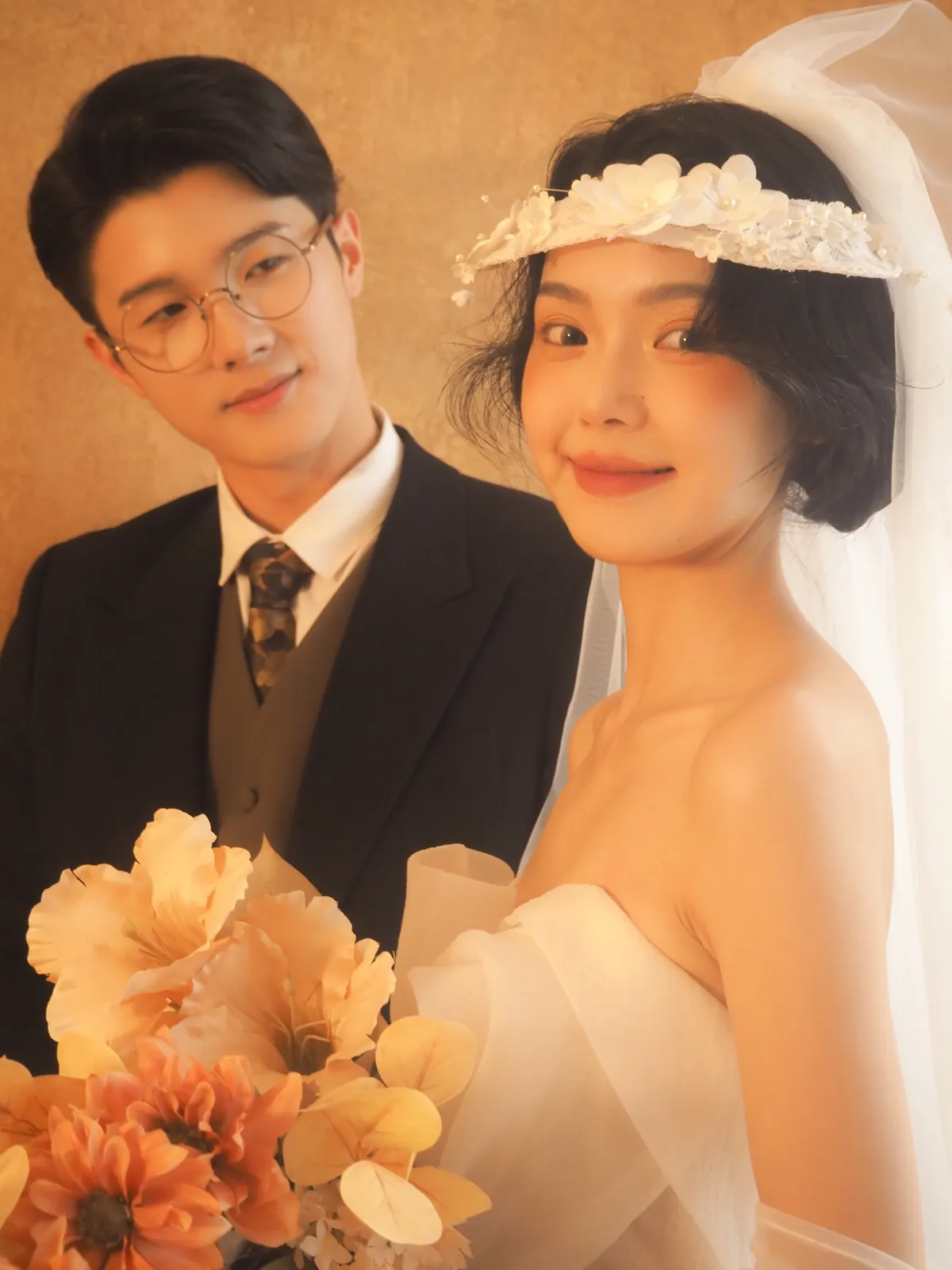 进部摄影创作样片，橙色背景与复古花束，第11张