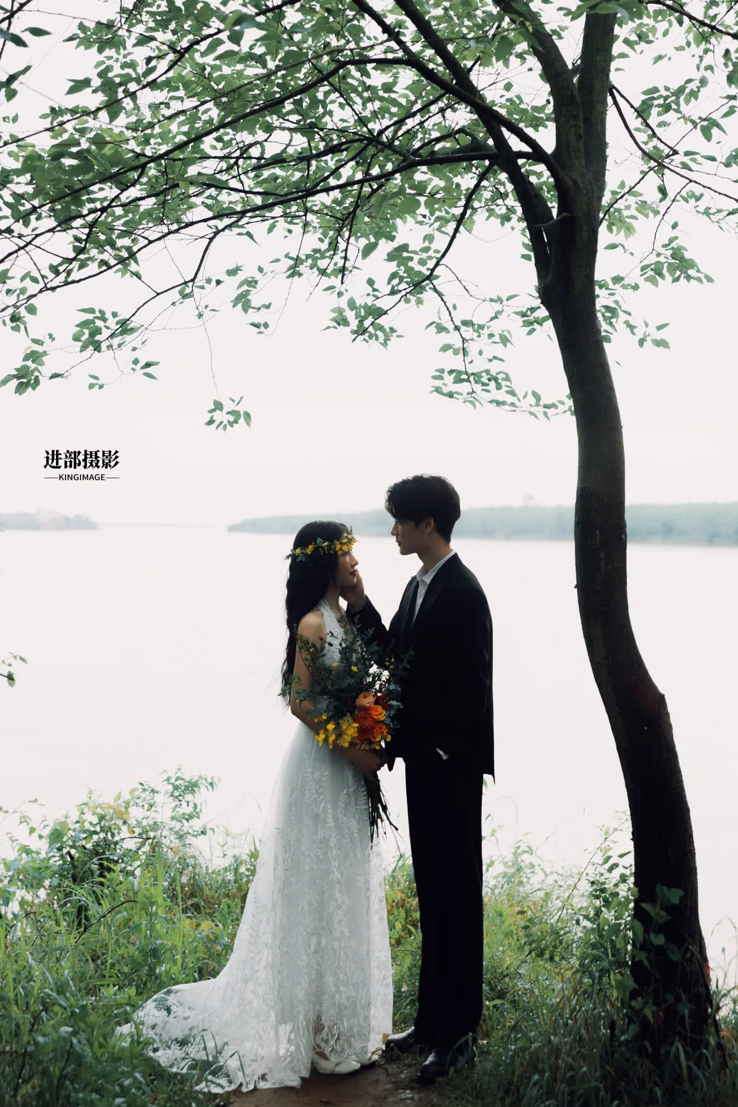 进部摄影创作样片，湖畔绿地与花艺造型，第6张