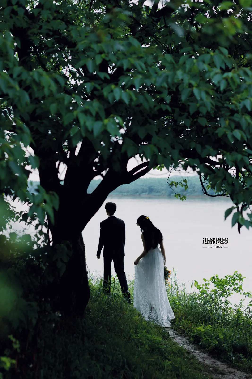 进部摄影创作样片，湖畔绿地与花艺造型，第8张