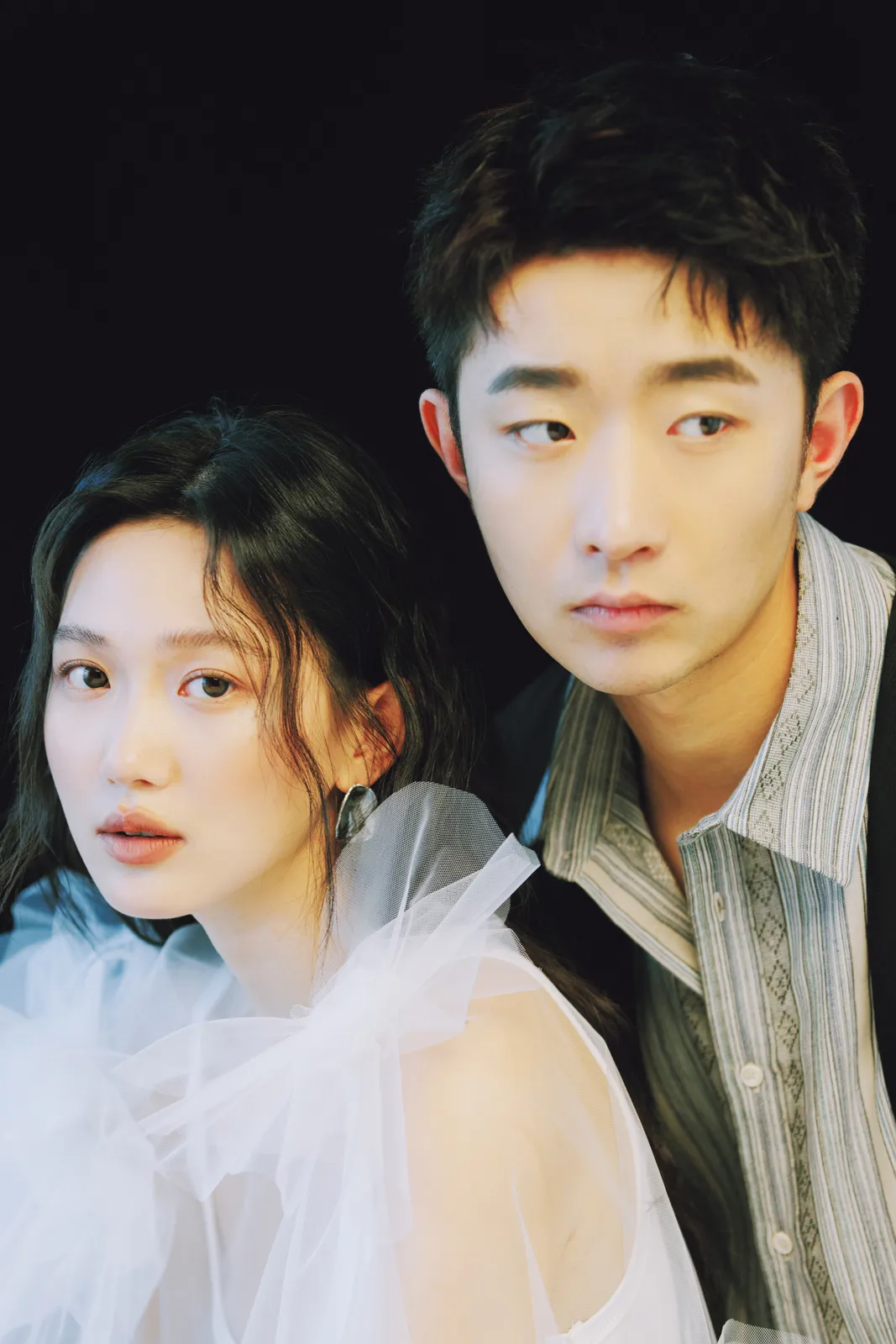 进部摄影创作样片，黑色背景里的胶片肖像，第4张