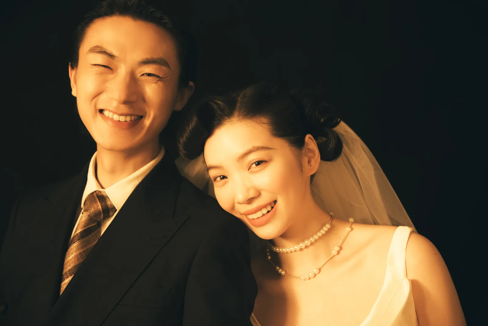 进部摄影创作样片，暗调房间里的一场笑，第18张