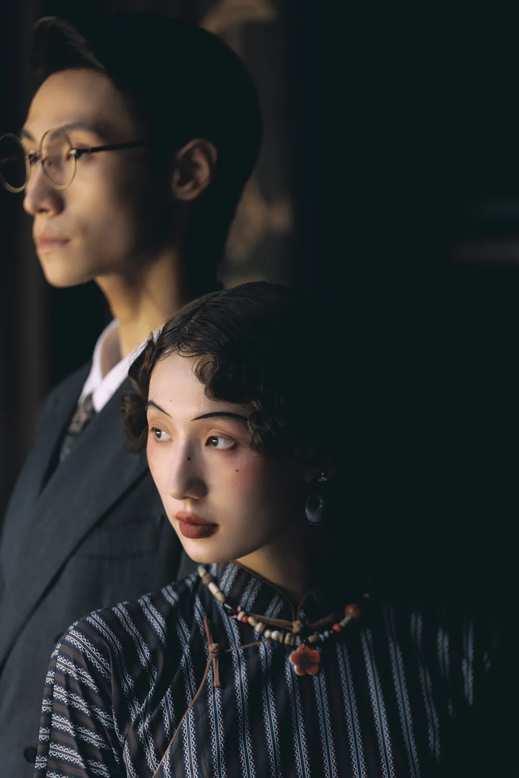 进部摄影创作样片，条纹旗袍与旧日庭院，第15张