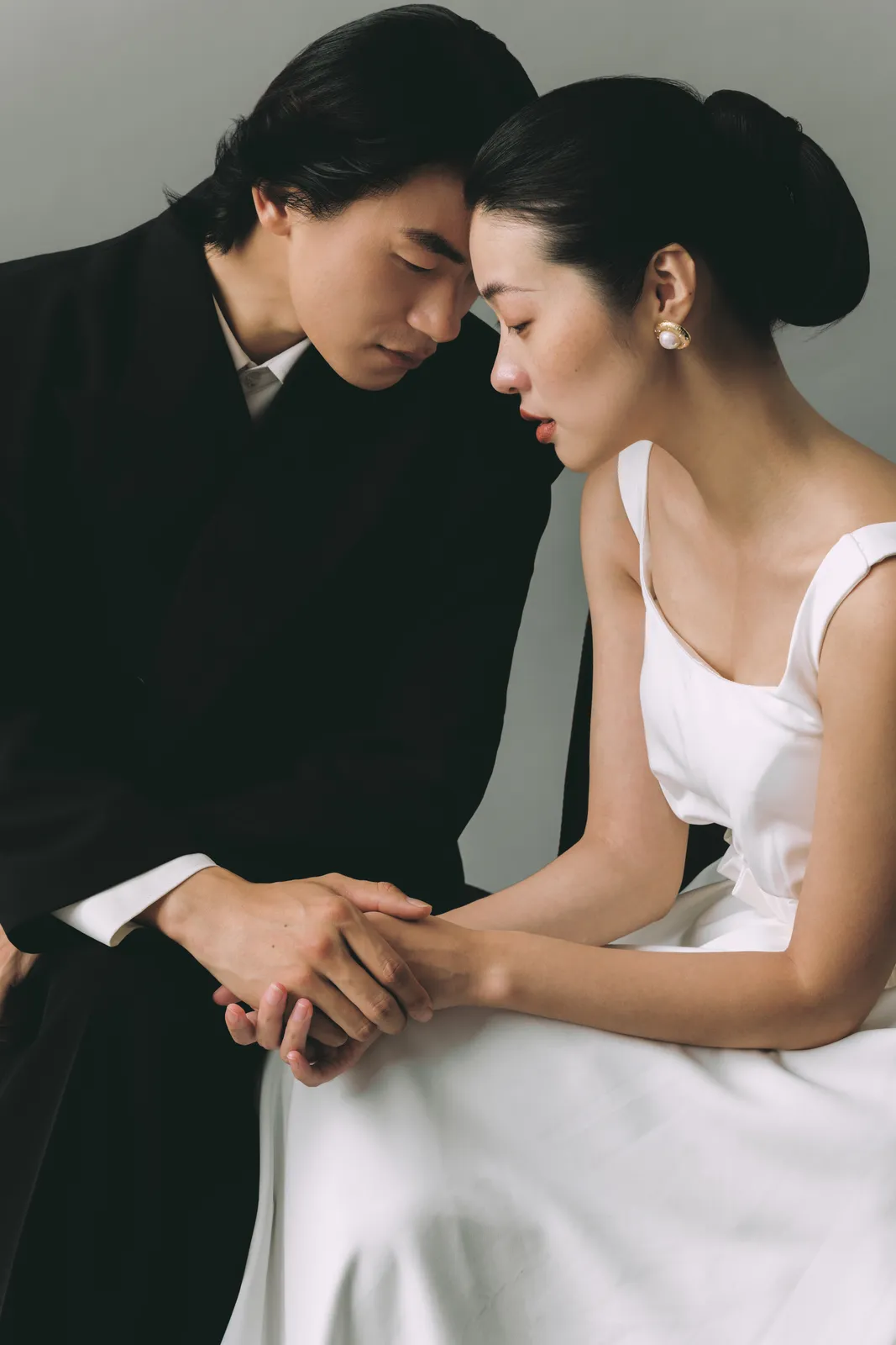 情绪氛围、室内、黑白｜2024年8月第2组，情绪氛围、室内，中段第7幅，进部摄影创作作品