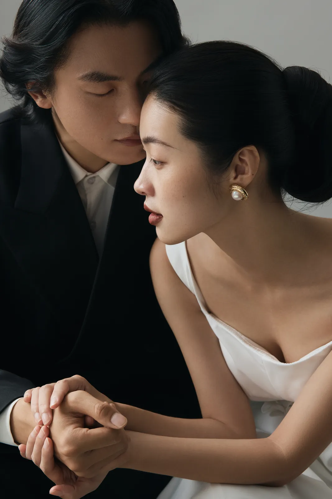 情绪氛围、室内、黑白｜2024年8月完整作品，情绪氛围、室内，展开第5幅，进部摄影创作作品