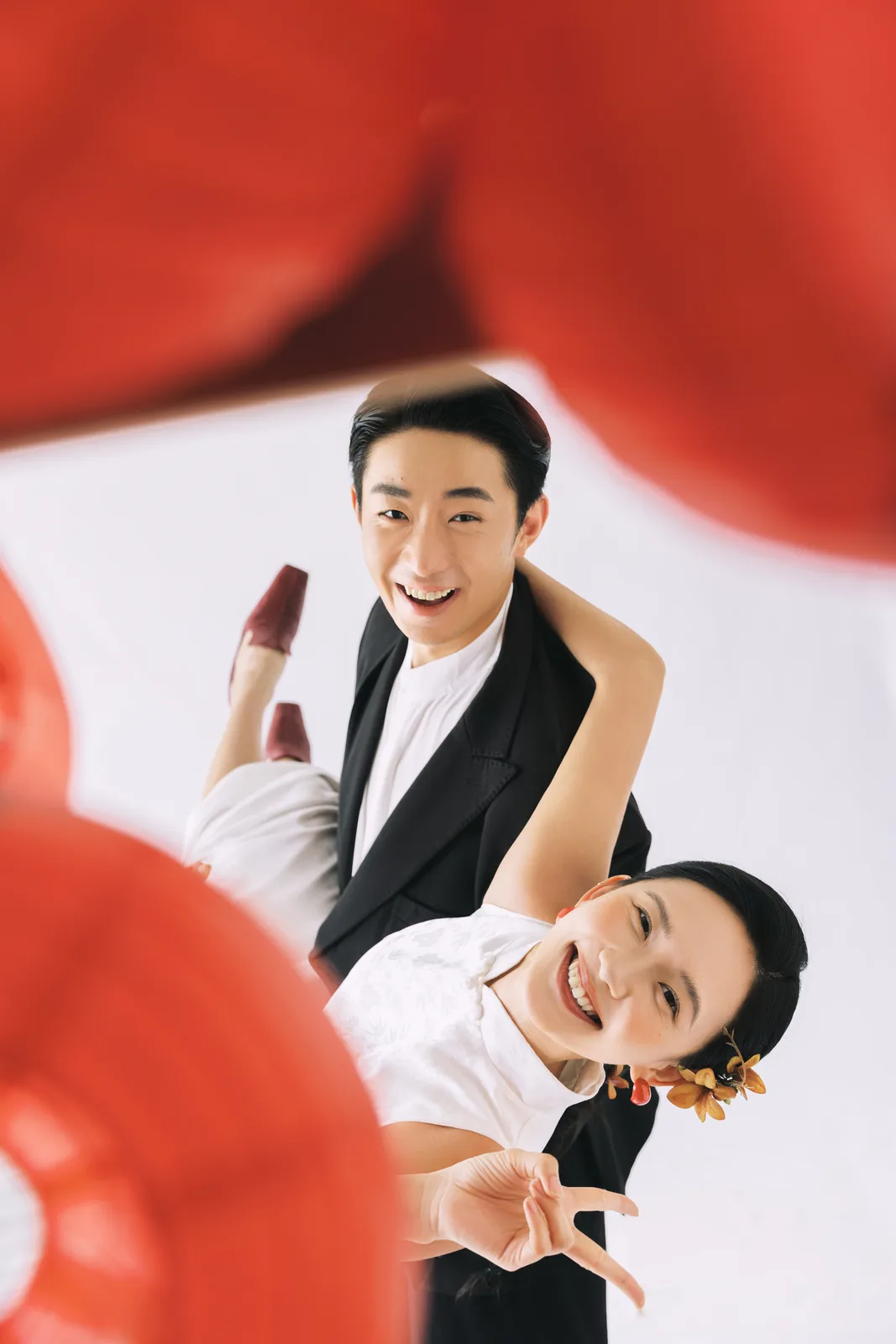 进部摄影创作样片，红色之间的笑，第1张