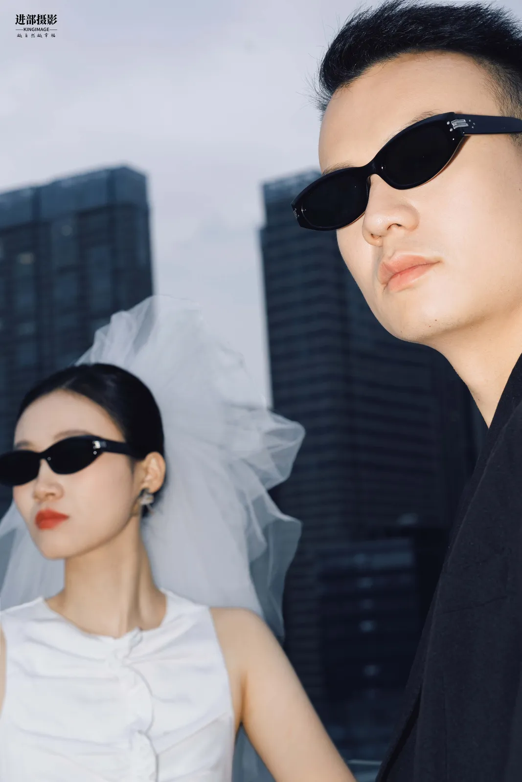 城市桥畔时尚墨镜、外景、婚纱摄影｜2024年作品完整作品，城市桥畔时尚墨镜、外景，后段第9幅，进部摄影创作作品