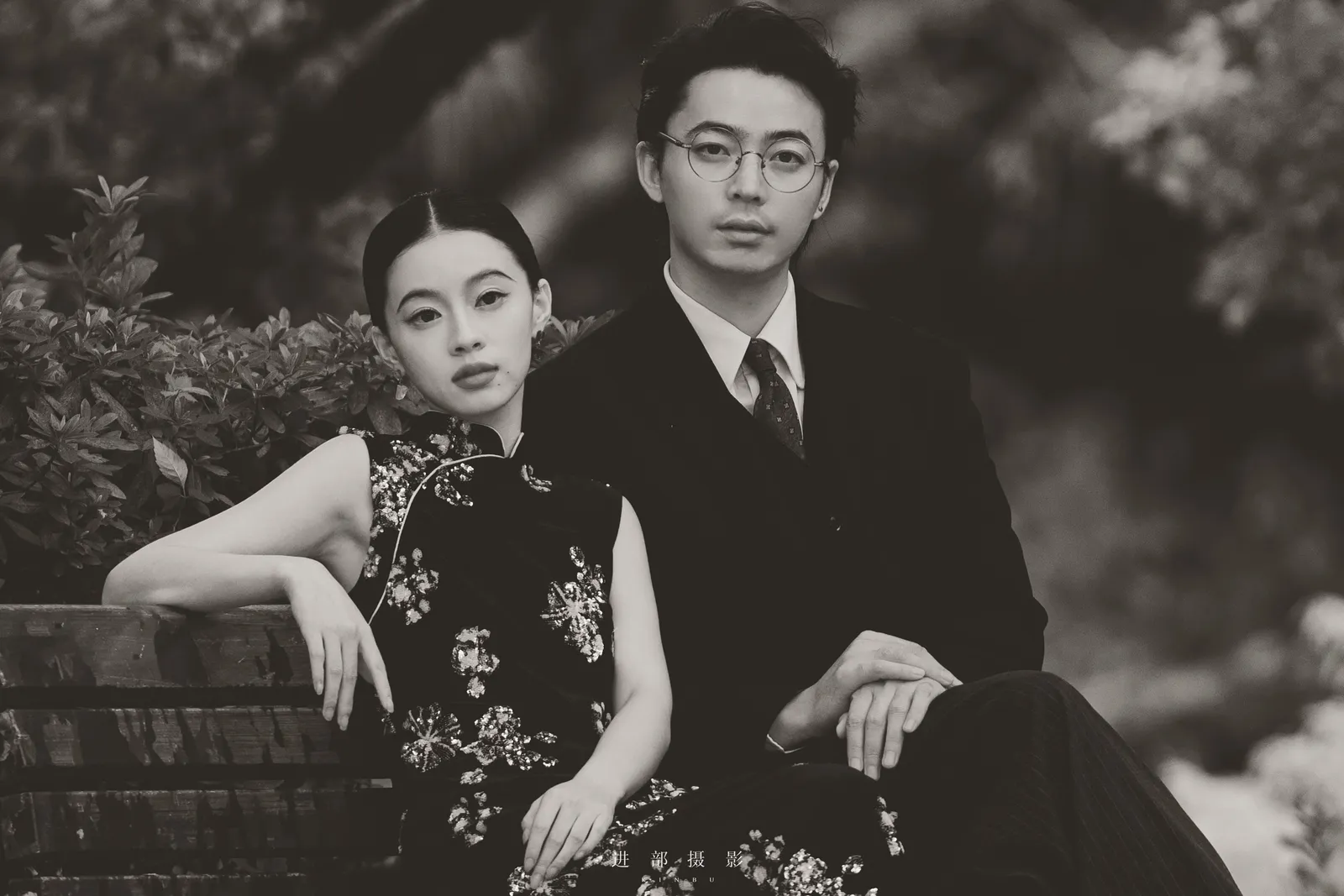 进部摄影创作样片，松树下的黑色旗袍，第16张
