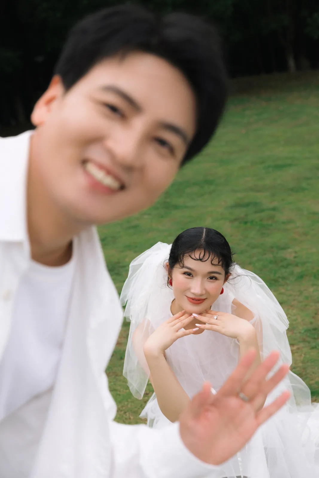 草坪、森系、双人互动｜2025年作品完整作品，草坪、森系，展开第4幅，进部摄影创作作品