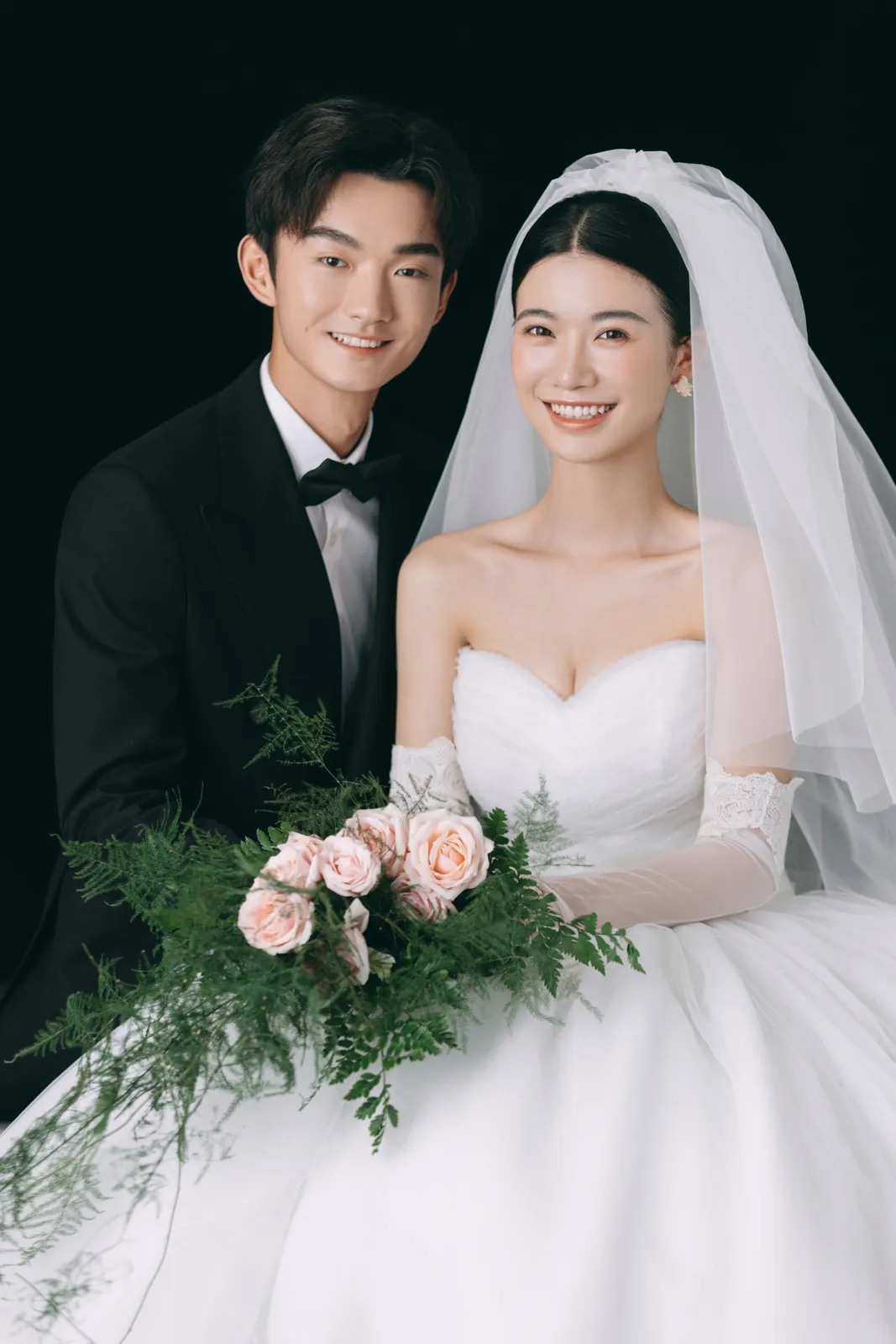 进部摄影创作样片，黑色背景前的一场笑，第15张