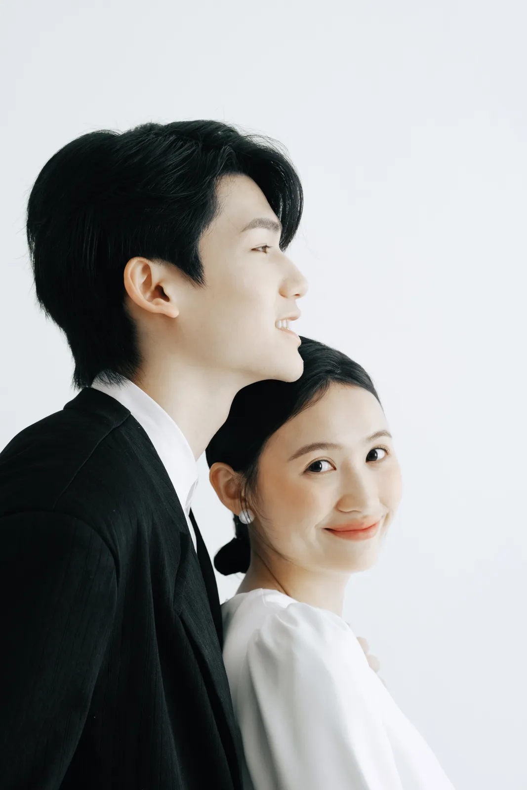 进部摄影创作样片，白色房间里的黑白肖像，第10张