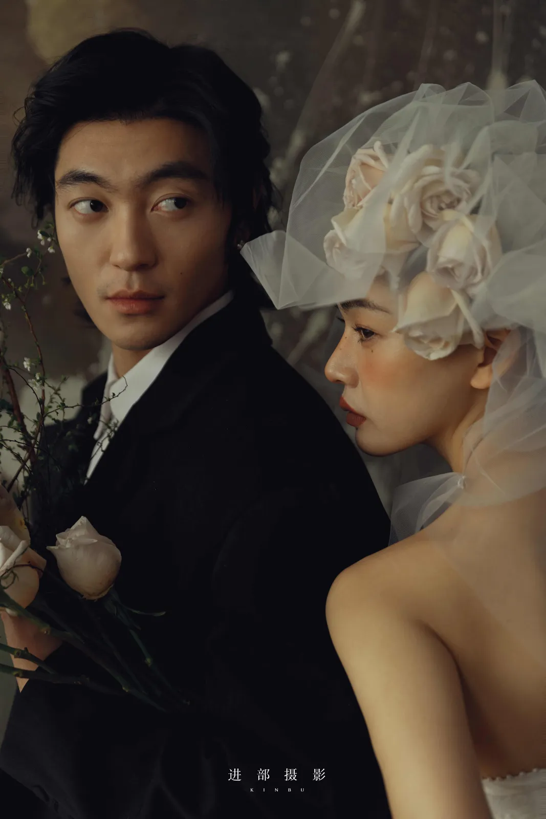 进部摄影创作样片，暗调室内，花与相拥，第8张