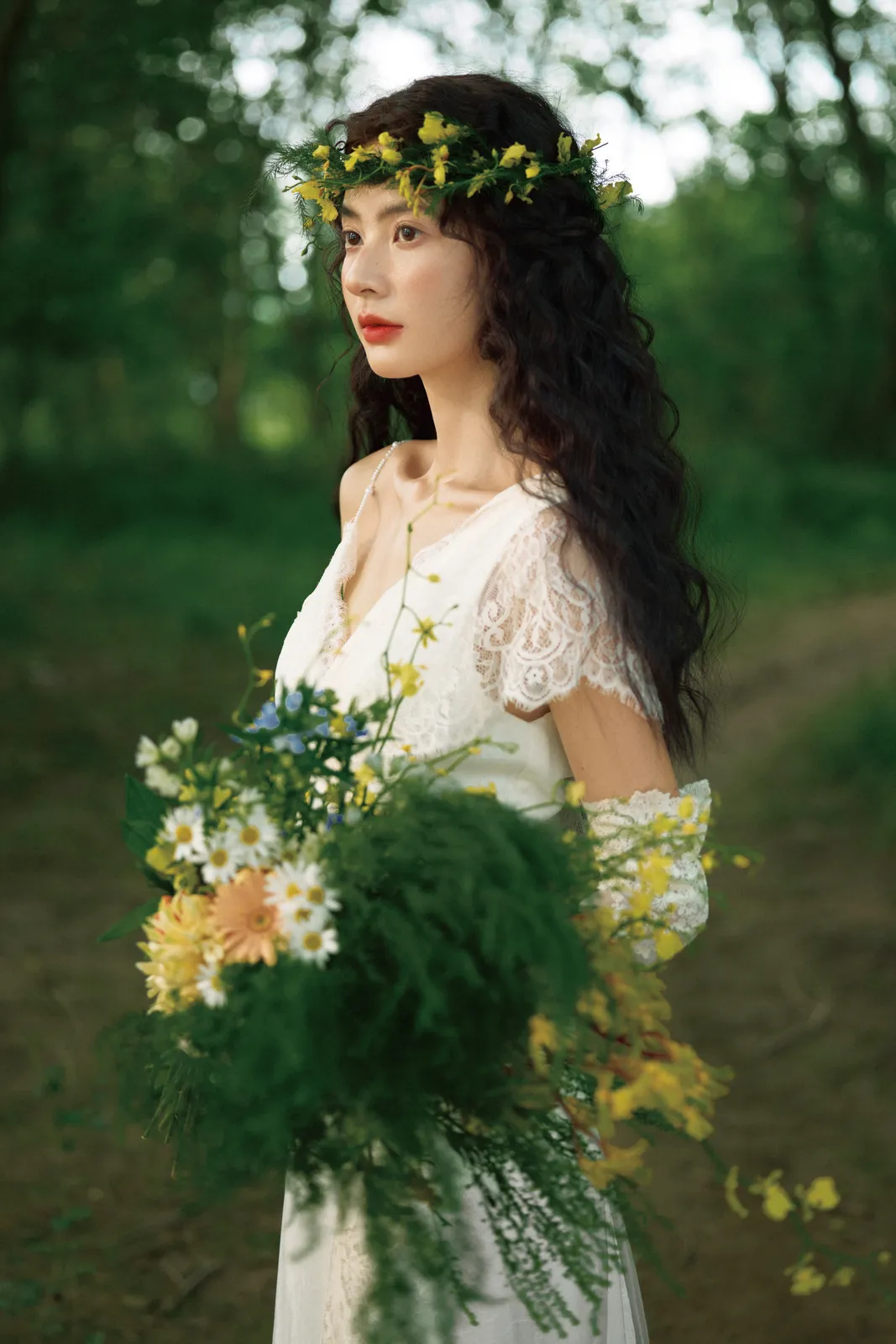 绿意、正式肖像里的两个人，绿意、正式肖像，竖幅组图开场第3幅，进部摄影创作样片