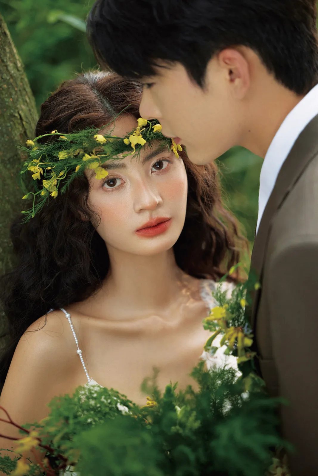 绿意、正式肖像里的两个人，绿意、正式肖像，竖幅中段转折第10幅，进部摄影创作样片