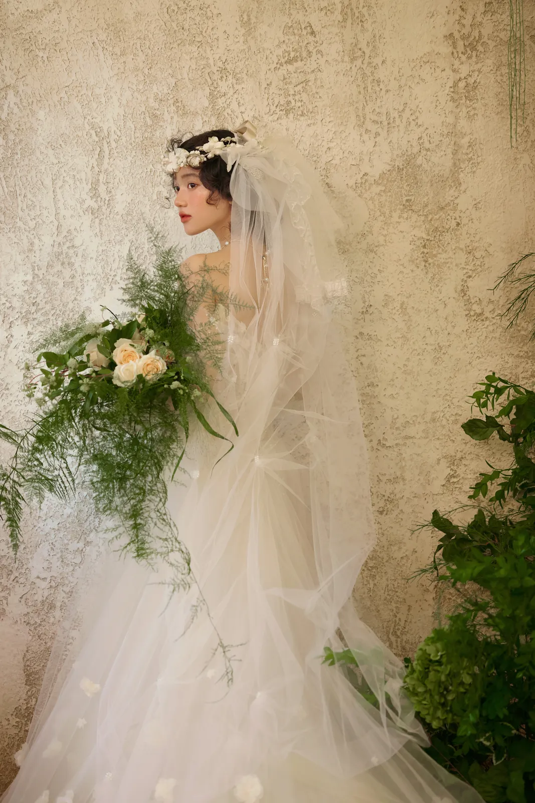 绿意、正式肖像里的两个人，绿意、正式肖像，竖幅中段转折第11幅，进部摄影创作样片