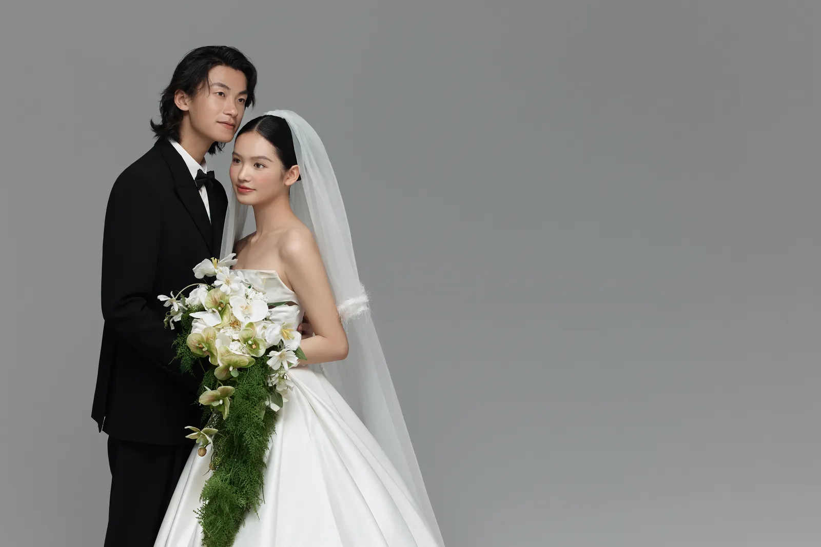 棚景、正式肖像里的两个人，棚景、正式肖像，横幅后段收束第15幅，进部摄影创作样片