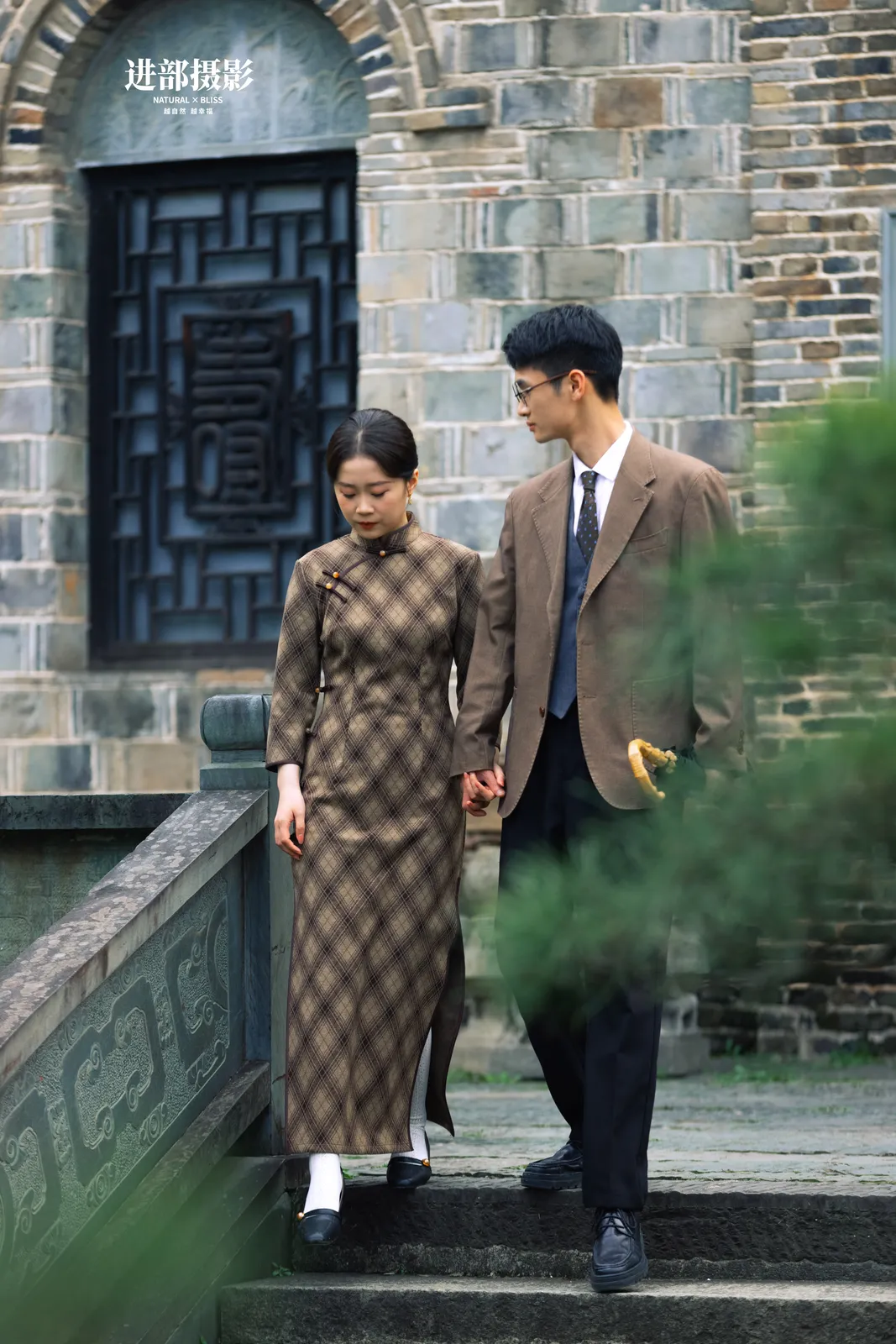 进部摄影精选客片，旧建筑与棕色礼服，第10张