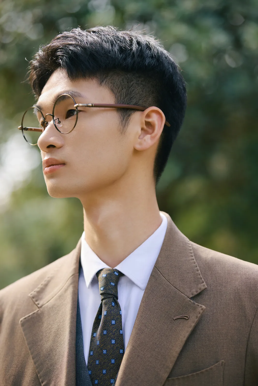 进部摄影精选客片，旧建筑与棕色礼服，第15张