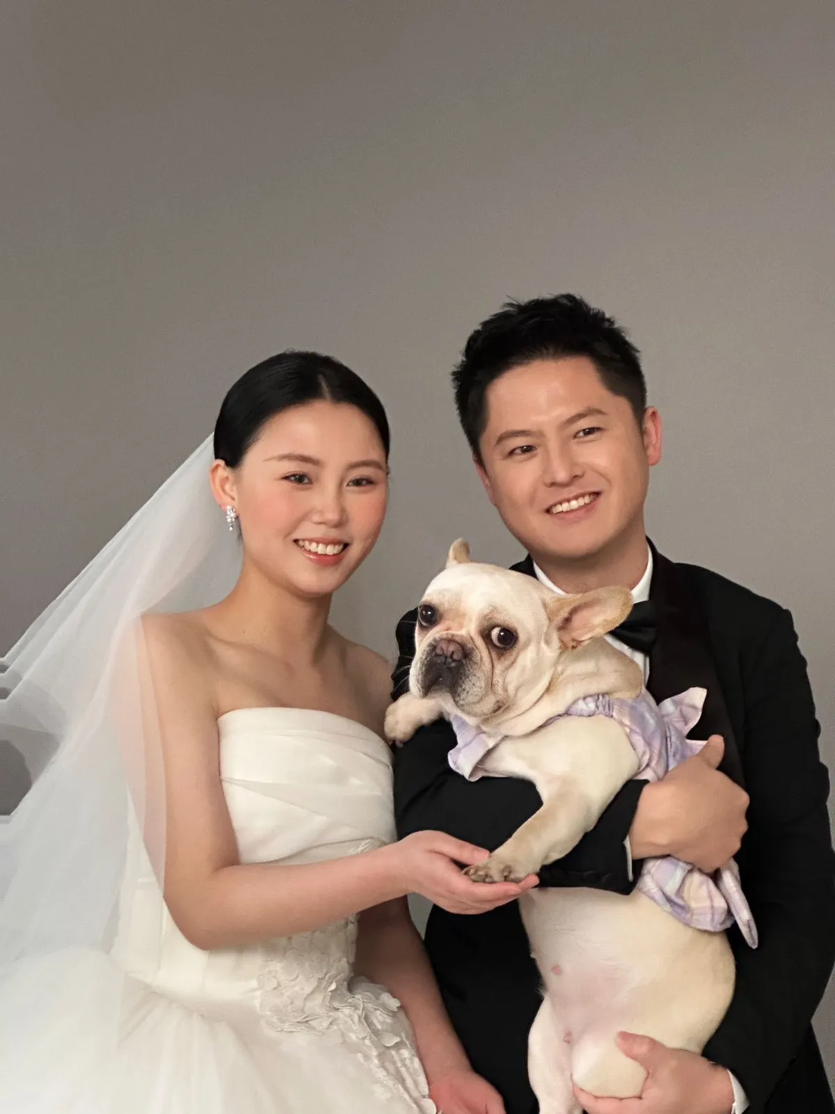 进部摄影精选客片，灰色棚景里，和小狗一起，第7张