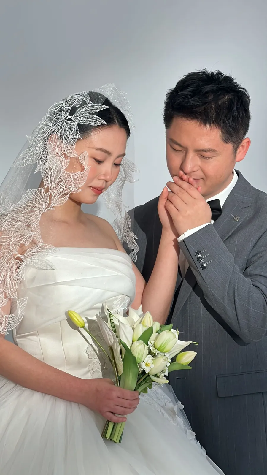 进部摄影精选客片，灰色棚景里，和小狗一起，第11张