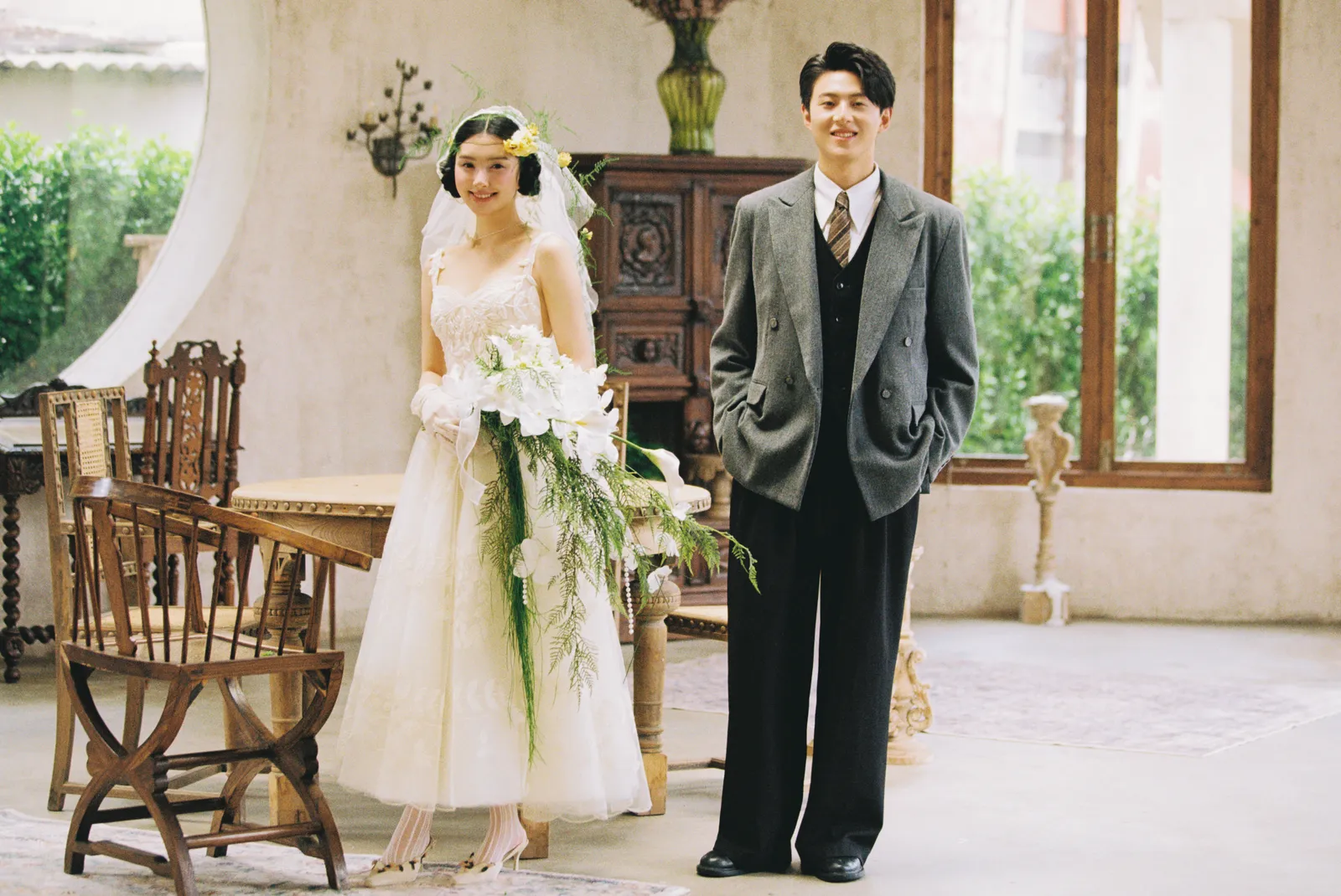 明亮庄园里的一束柔光，法式室内、花环头纱、柔光，竖幅前段建立第3幅，进部摄影创作作品