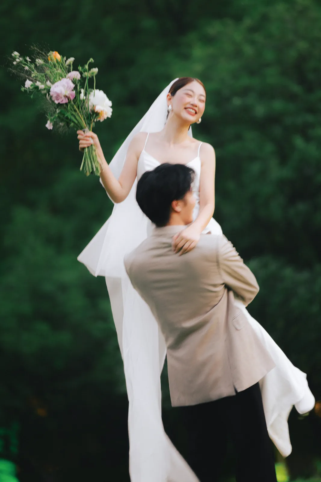 森系、电影感、双人互动｜2026年5月完整作品，森系、电影感，收束第11幅，进部摄影创作作品