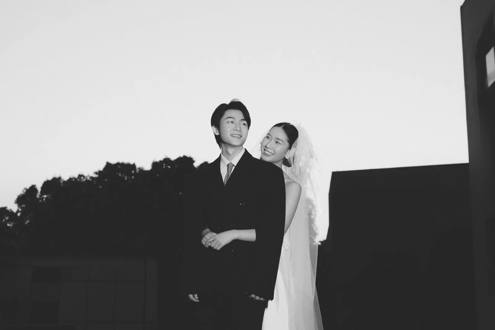 进部摄影创作样片，城墙入夜，并肩看向远处，第9张
