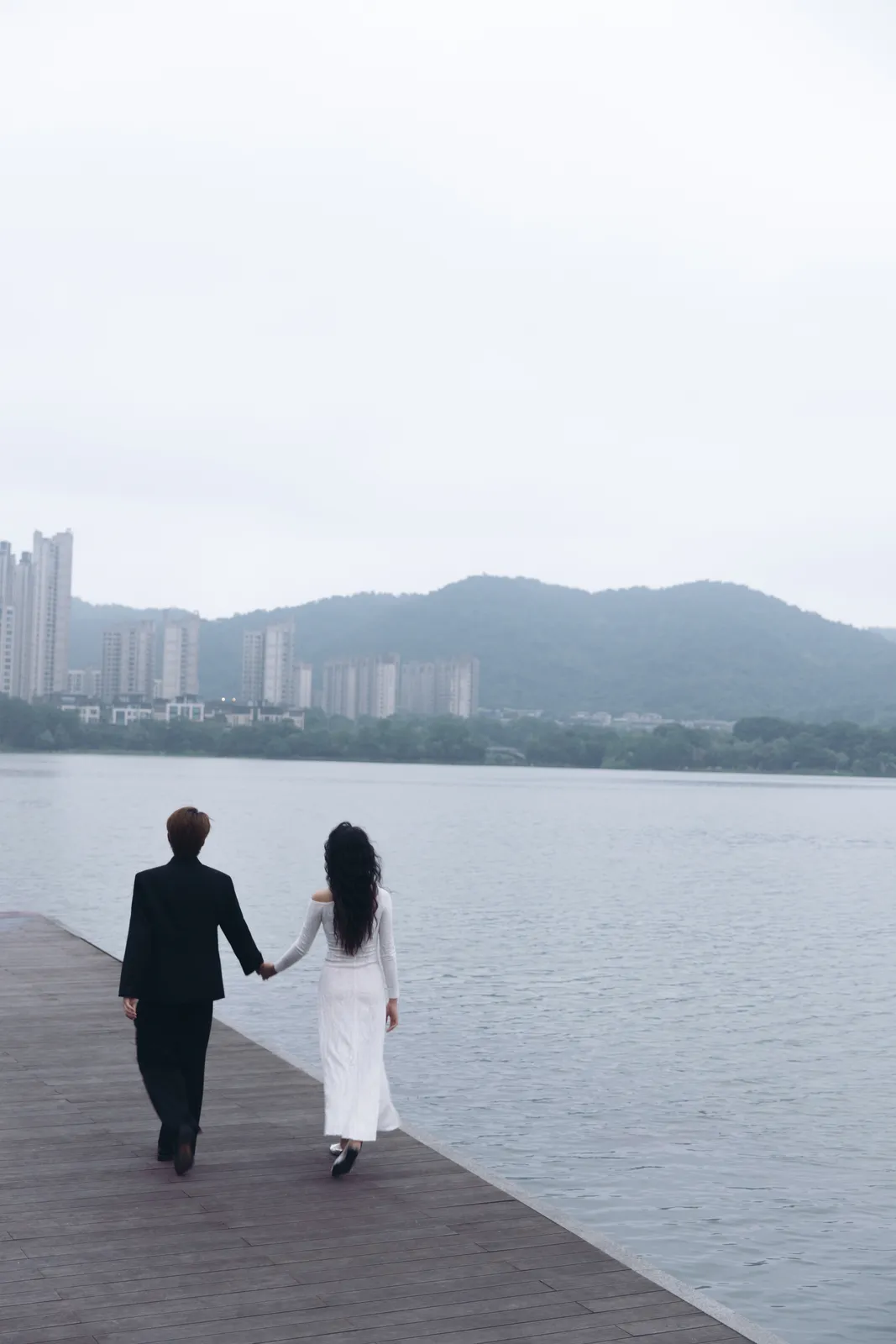 电影感、夜景、情绪氛围｜2026年6月完整作品，电影感、夜景，后段第10幅，进部摄影创作作品