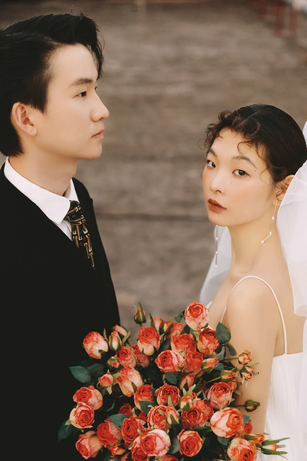 进部摄影精选客片，屋顶、云层与一束橙花，第10张