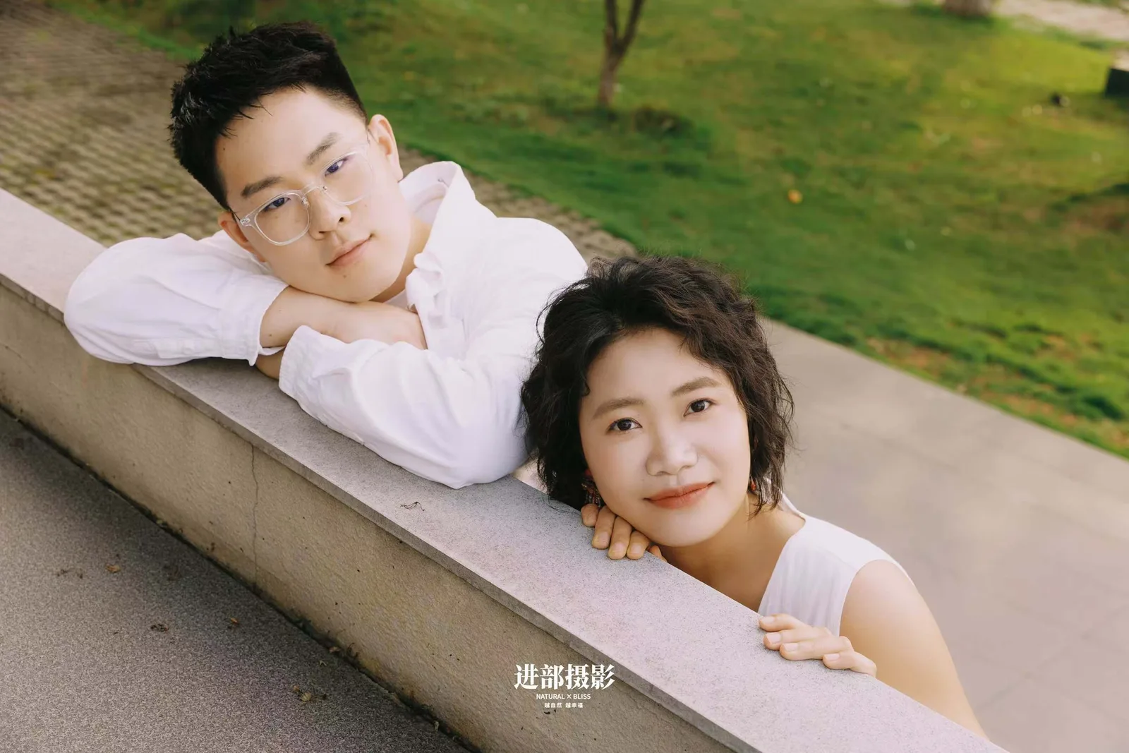 进部摄影精选客片，白色建筑外的一面绿墙，第2张
