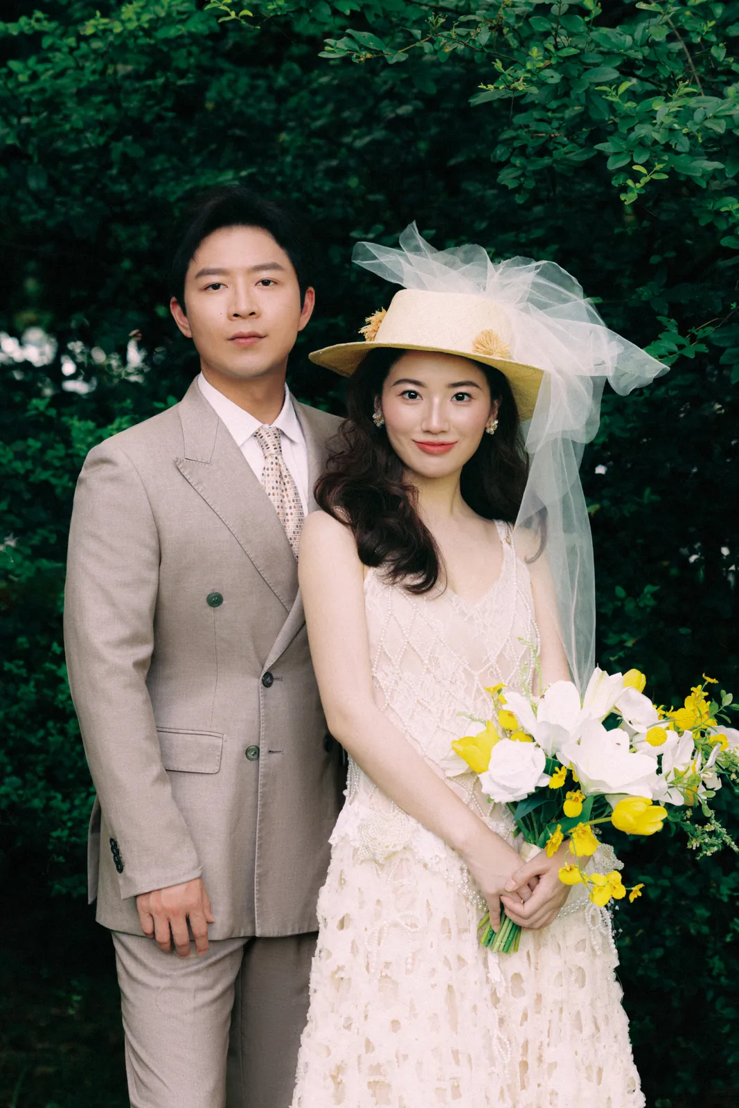 进部摄影精选客片，花园、草帽与浅色礼服，第7张