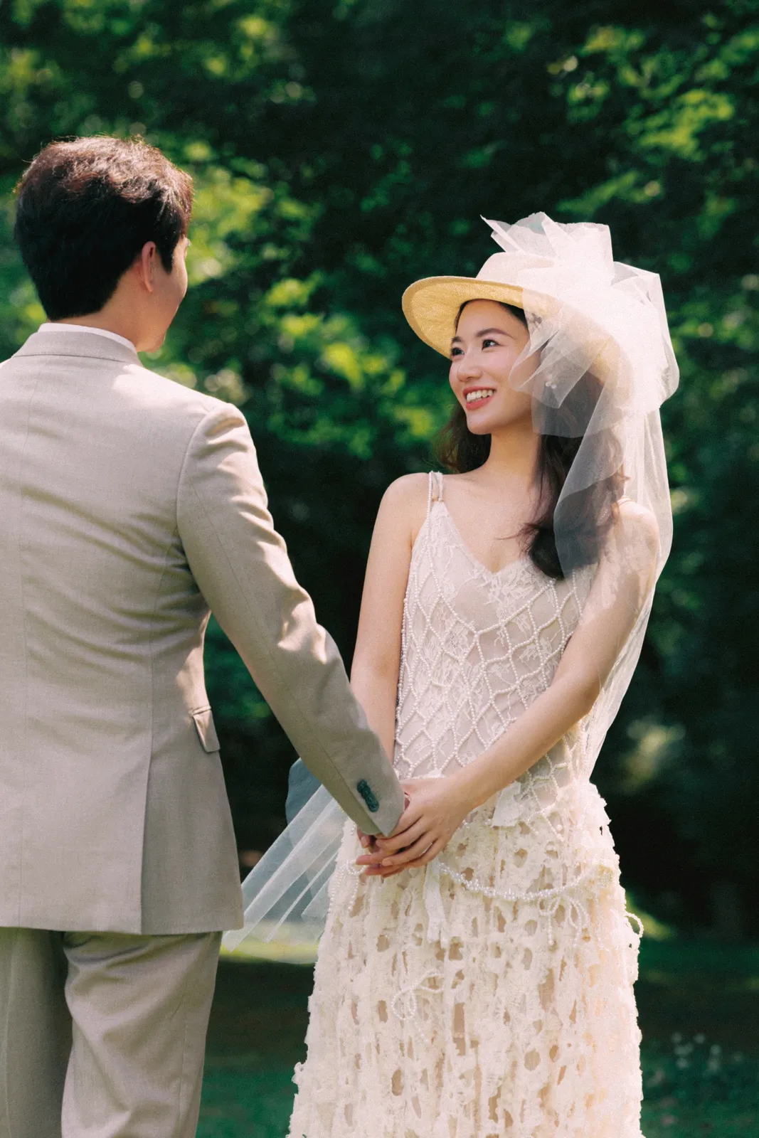 进部摄影精选客片，花园、草帽与浅色礼服，第10张