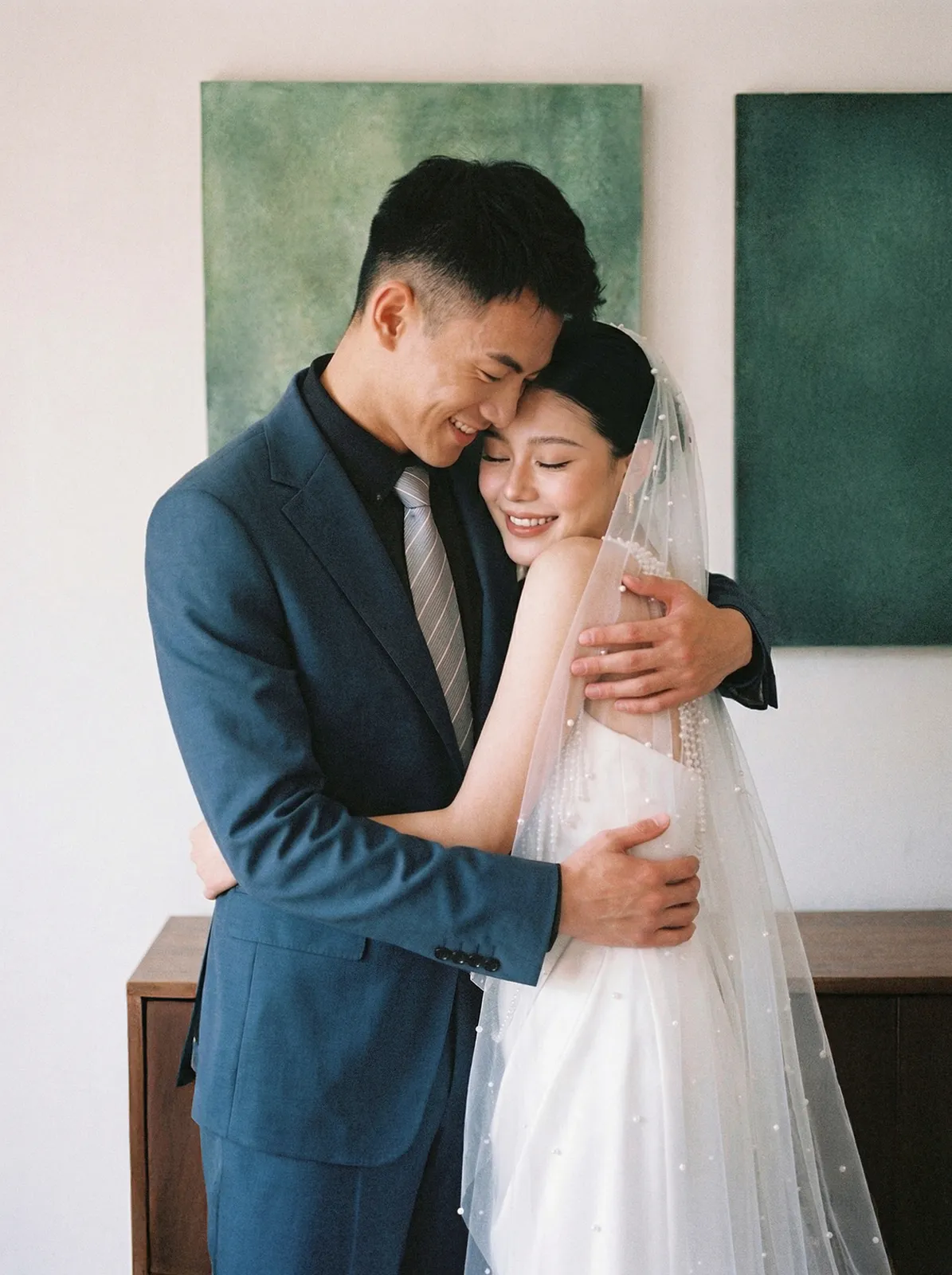 进部摄影创作样片，暗调房间与一束橙花，第12张