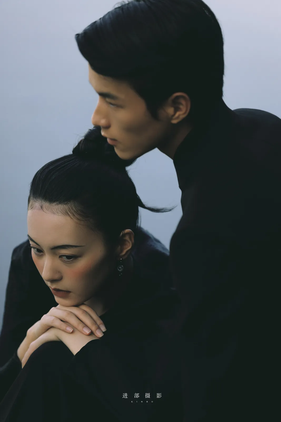 湖边与树林，把黑色留在夜色里，湖边夜色、树林、黑色造型，竖幅前段建立第3幅，进部摄影创作作品